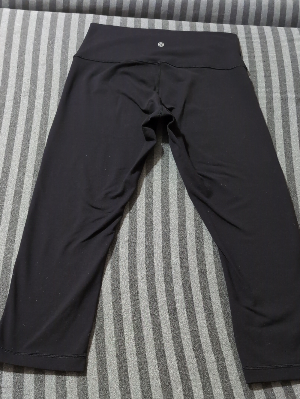 Lululemon Black Cropped Leggings S Small